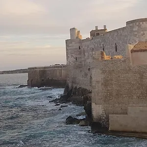 Alle Porte Del Castello Maniace Appartamento
